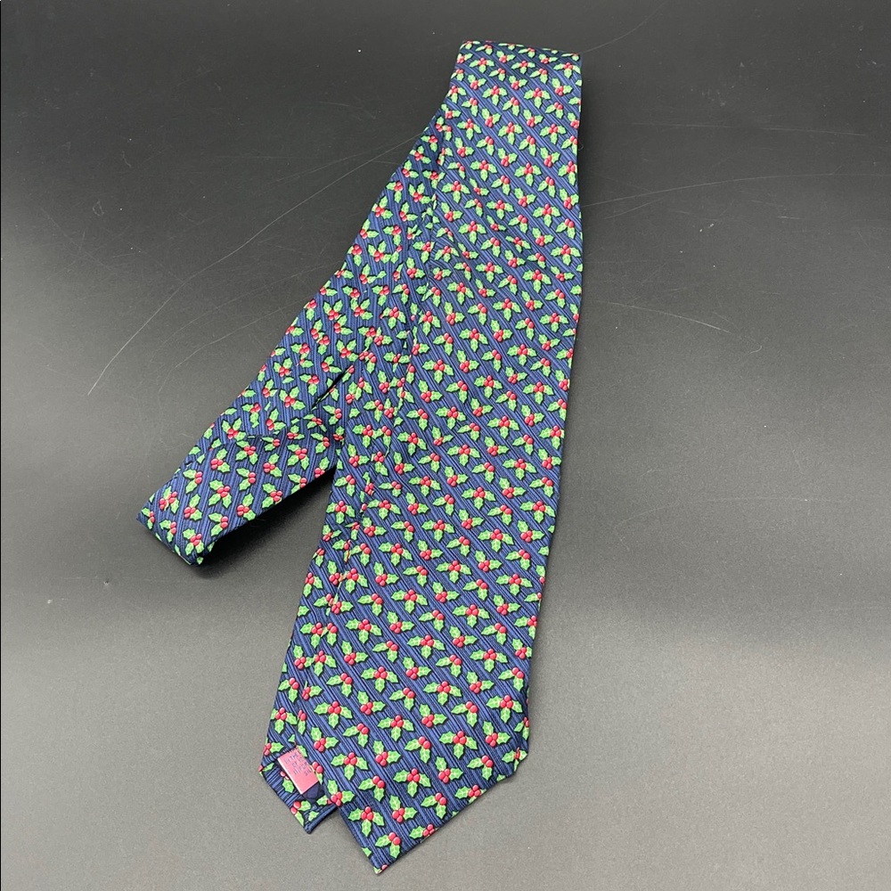 Vineyard Vines Festive Holly Silk Tie